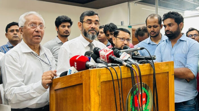 নির্বাচনে পোস্টার ব্যবহারে নিষেধাজ্ঞা আসছে