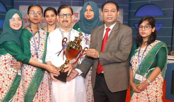 আ.লীগ আর ফিরতে পারবে না সুস্থ রাজনৈতিক ন্যারেটিভে: মাহমুদুর রহমান মান্না