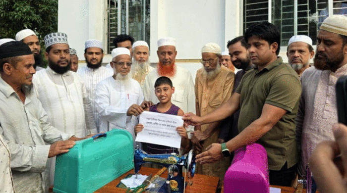 কুমিল্লার চৌদ্দগ্রামে জামায়াতের যুব বিভাগের মানবিক সহায়তা উদ্যোগ: কর্মসংস্থান সৃষ্টির লক্ষ্যে সেলাই মেশিন বিতরণ