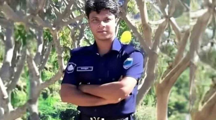 জুলাই বিপ্লবকে কটাক্ষ করে ফেসবুক পোস্ট—কনস্টেবল রনি সাময়িক বরখাস্ত