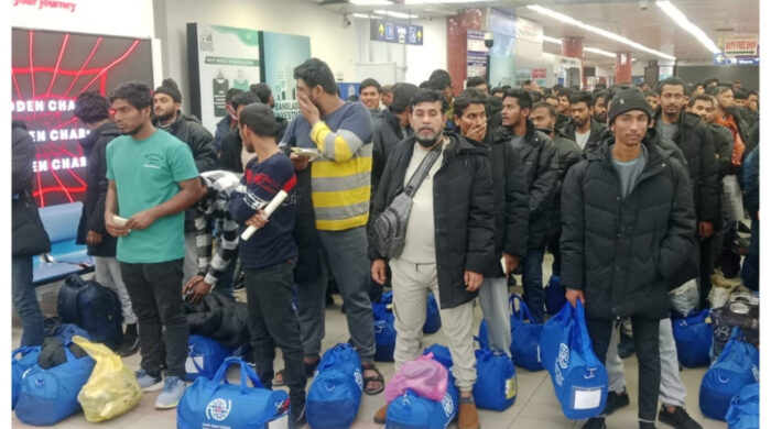 লিবিয়া থেকে দেশে ফিরলেন ১৬২ বাংলাদেশি: মানবিক উদ্যোগে দূতাবাস ও আইওএম-এর সফল সমন্বয়