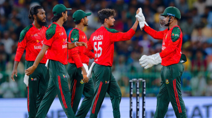 ঐতিহাসিক লঙ্কা জয় শহীদদের প্রতি শ্রদ্ধাঞ্জলি, উৎসর্গ করলেন লিটন দাস