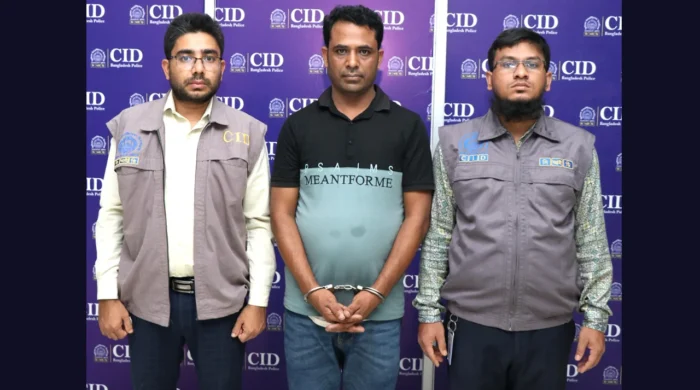 শারীরিক সম্পর্কের পর ৮ লাখ টাকা হাতিয়ে নিল শোয়াইব সামাজিক যোগাযোগমাধ্যমে ব্ল্যাকমেইলের শিকার নারী