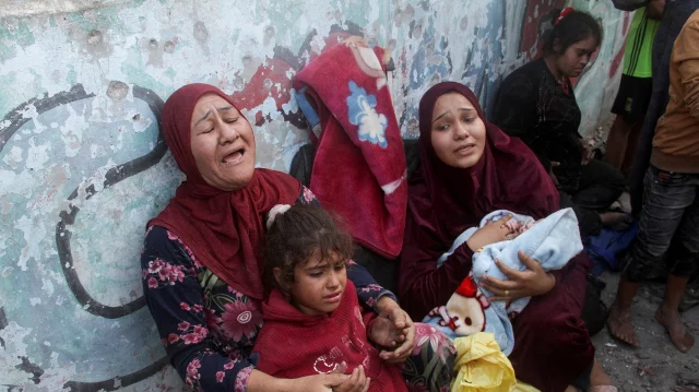 গাজায় ইসরায়েলি বিমান হামলায় লাশের সারি: নিহত অন্তত ১৭, আশঙ্কাজনক বহু আহত