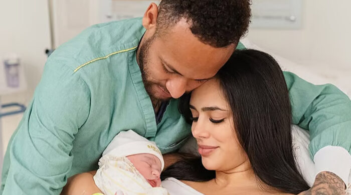 কন্যাসন্তানের জন্মে পিএসজির বিশেষ উপহার, কৃতজ্ঞতায় ভাসলেন নেইমার