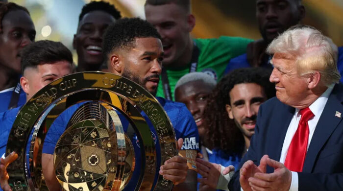 চেলসির জয় উৎসবে ট্রাম্পের ‘মেডেল চুরি’: ভাইরাল ভিডিও ঘিরে আলোচনা তুঙ্গে