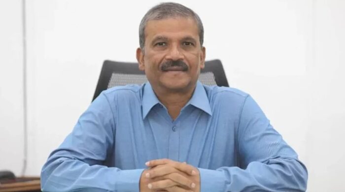 আমাদের সেফ এক্সিটের দরকার নেই: আসিফ নজরুল