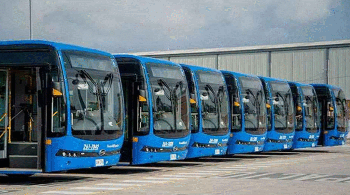 ঢাকার রাস্তায় বৈদ্যুতিক বাসের নতুন ভোর: পরিবেশবান্ধব পরিবহন ব্যবস্থার দিকে দৃপ্ত পদক্ষেপ