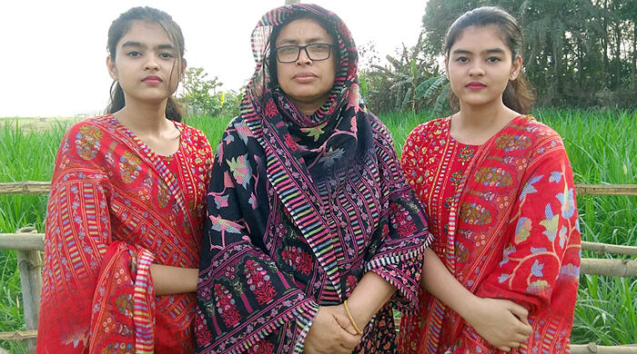 এসএসসিতে যমজ দুই বোনের জিপিএ ৫ অর্জনে আনন্দের জোয়ার