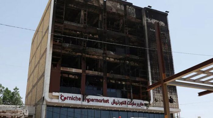 ইরাকে শপিং মলে ভয়াবহ অগ্নিকাণ্ডে নিহত বেড়ে ৬৯