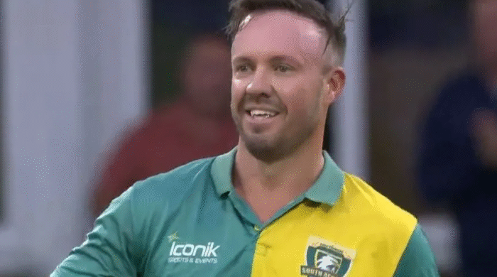 ডি ভিলিয়ার্সের ব্যাটিং তাণ্ডব,মাত্র ৩৯ বলে শতক