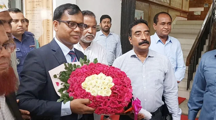 সিলেটের নতুন জেলা প্রশাসক হিসেবে দায়িত্ব গ্রহণ করলেন মো. সারওয়ার আলম