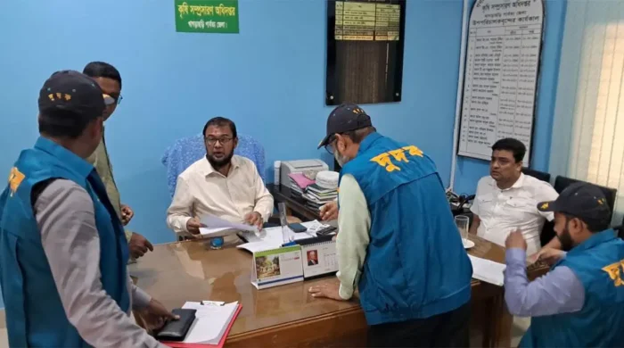 পঞ্চগড়ে কৃষি ব্যাংকে ডাকাতির চেষ্টা ব্যর্থ, যুবক আটক