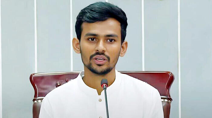 ঢাকা-১০ আসনে স্বতন্ত্র প্রার্থী হিসেবে মনোনয়ন নিলেন আসিফ মাহমুদ