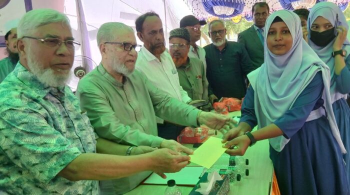 মাধবপুরে ৩২টি শিক্ষাপ্রতিষ্ঠানে এস.এম. ফয়সল শিক্ষা বৃত্তি বিতরণ