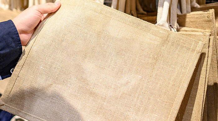 রোববার থেকে বাজারে আসছে পরিবেশবান্ধব পাটের ব্যাগ