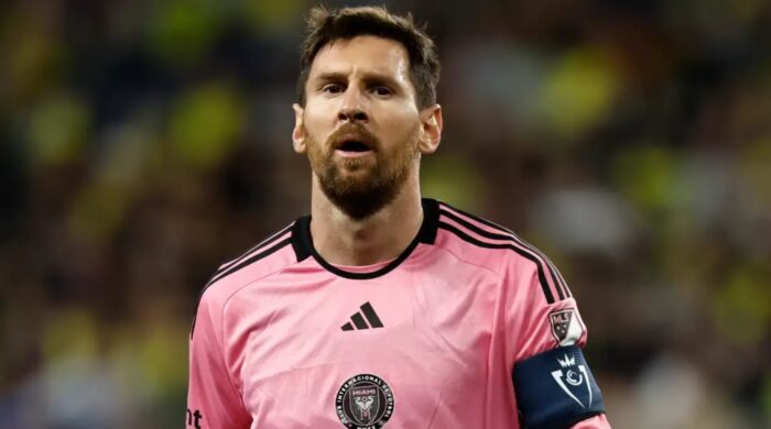 কবে মাঠে ফিরছেন মেসি, জানালেন কোচ