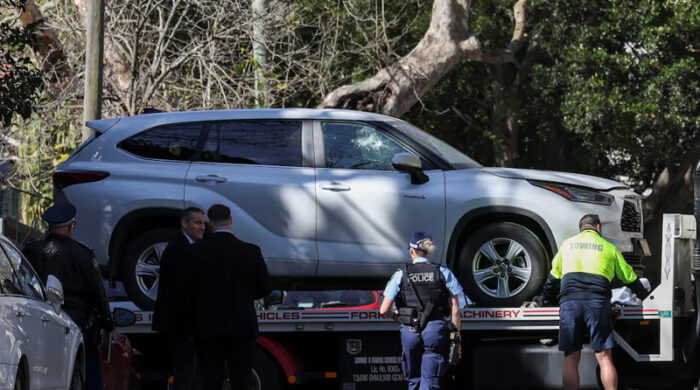 সিডনিতে রুশ কনস্যুলেটে গাড়ির ধাক্কা, গ্রেপ্তার চালক
