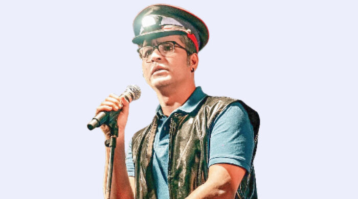 তিন রাজনৈতিক নেতাকে ব্যঙ্গ করে ভাইরাল অনির্বাণের গান