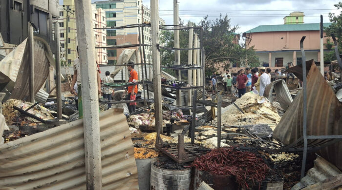 গাজীপুরে ভয়াবহ অগ্নিকাণ্ডে ৫০ দোকান ভস্মীভূত