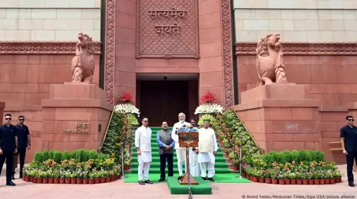 দিল্লি সহ ভারতের শত শত স্কুল ও বিমানবন্দরে বোমা হামলার হুমকি, আতঙ্কে জনজীবন