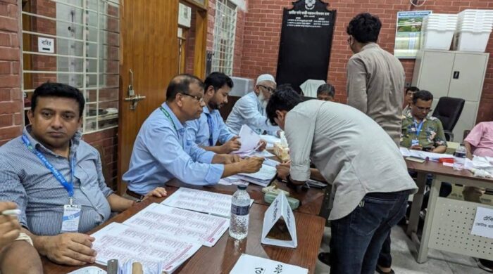 জাকসুর ভোটগ্রহণ শেষ, এখন সবার দৃষ্টি ফলাফলের দিকে