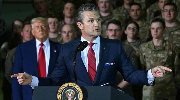 হঠাৎ জরুরি বৈঠকে শত শত মার্কিন সেনা কর্মকর্তা তলব: আন্তর্জাতিক অঙ্গনে জল্পনা তুঙ্গে