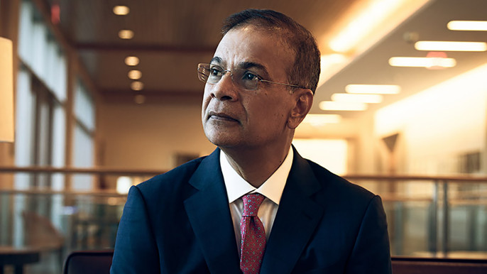 মুহাম্মদ আজিজ খানের ফোর্বস তালিকায় ৮ ধাপ পিছিয়ে