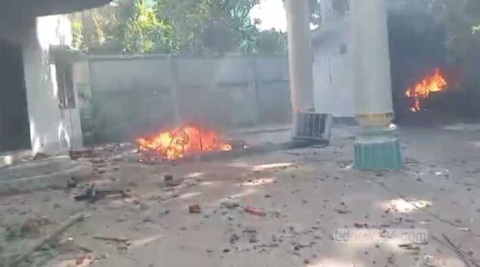 রাজবাড়ীতে নুরাল পাগলার দরবারে ভাঙচুর–অগ্নিসংযোগ
