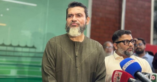 বিসিবির নির্বাচন থেকে সরে দাঁড়ালেন হেভিওয়েট প্রার্থী লুৎফর রহমান বাদল