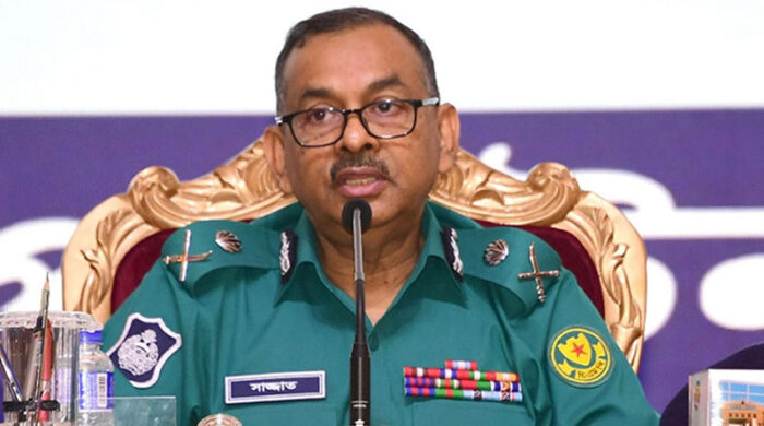 নির্বাচনে পুলিশকে শতভাগ নিরপেক্ষ থাকতে হবে: ডিএমপি কমিশনার