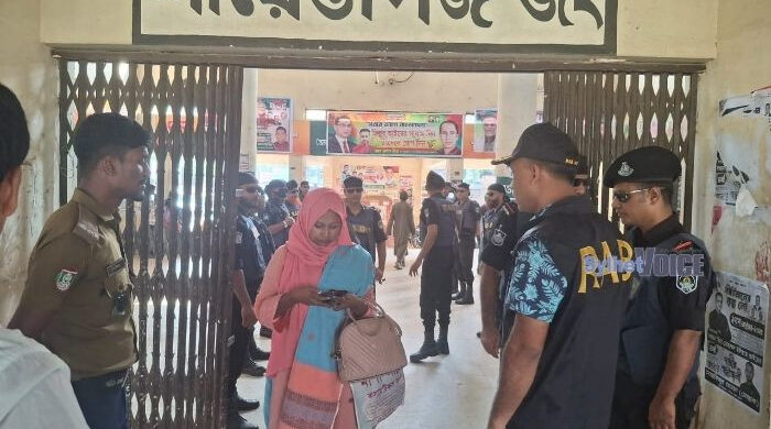 হবিগঞ্জে ট্রেনের টিকিট কালোবাজারি দমনে অভিযান, জরিমানা ৭ যাত্রীকে