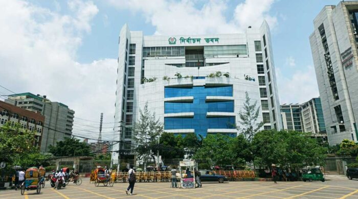 একই দিনে ভোট ও গণভোট: ইসির সামনে কঠিন চ্যালেঞ্জ