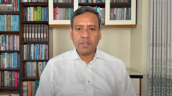 ড. ইউনূসের বারবার বিদেশ সফর নিয়ে প্রশ্ন তুললেন রনি