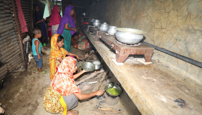 টঙ্গীতে তীব্র গ্যাস সংকটে জনদুর্ভোগ চরমে, ঘরবাড়ি