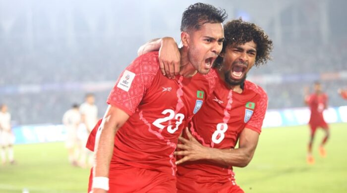 পাসপোর্টে ভিন্ন, হৃদয়ে এক লাল-সবুজ বাংলাদেশ