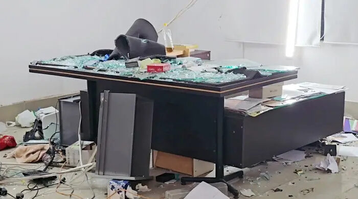 সিটি-ড্যাফোডিল সংঘর্ষ: আহত শিক্ষার্থীদের হস্তান্তর, ক্যাম্পাসে আতঙ্ক