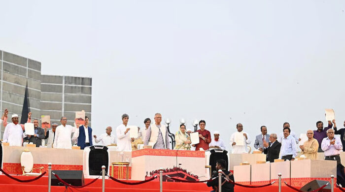 ২৫ দলের নেতারা স্বাক্ষর করলেন জুলাই জাতীয় সনদ