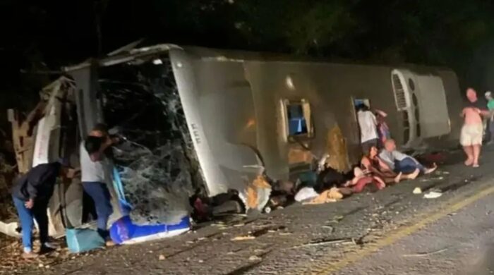 ব্রাজিলে ভয়াবহ বাস দুর্ঘটনায় নিহত ১৭ জন