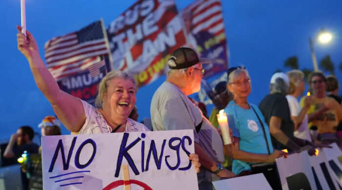 যুক্তরাষ্ট্রে ‘নো কিংস’ ব্যানারে ট্রাম্পবিরোধী বিক্ষোভে উত্তাল দেশ