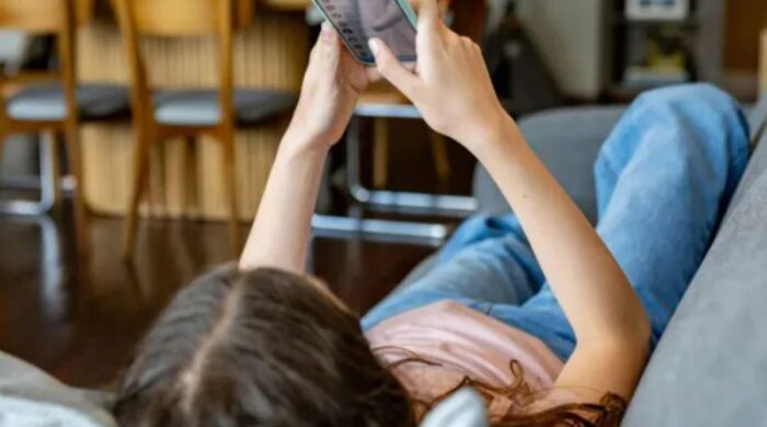 অস্ট্রেলিয়ায় ১৬ বছরের কম বয়সিদের ফেসবুক ব্যবহার নিষিদ্ধ