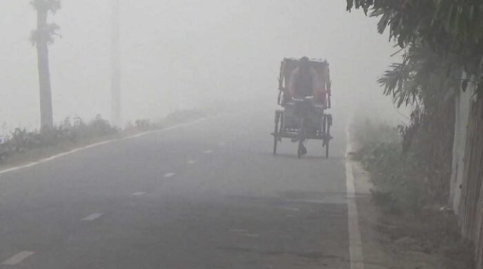 তেঁতুলিয়ায় কনকনে শীতের আগমন: ১২.৮ ডিগ্রিতে কাঁপছে উত্তরাঞ্চল