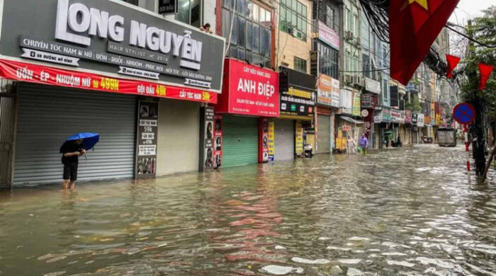 ভিয়েতনামে বন্যা ও ভূমিধসে মৃত্যু ৮, হাজার পরিবার ঝুঁকিতে