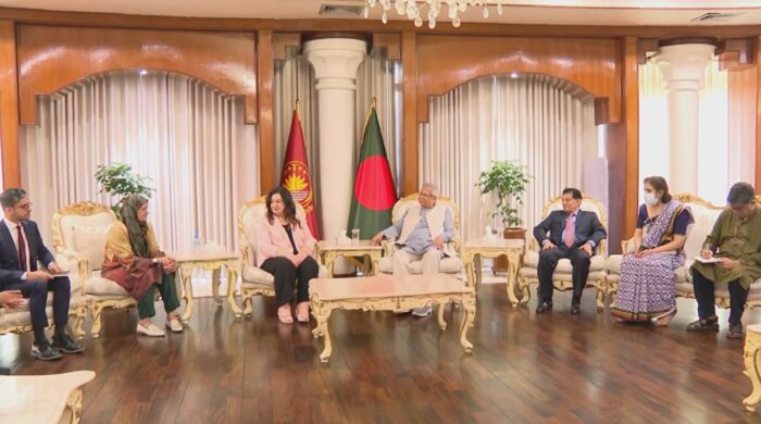 নতুন জাগরণে তরুণ নেতৃত্ব, কানাডার পার্লামেন্টারি দলের সঙ্গে ইউনূস