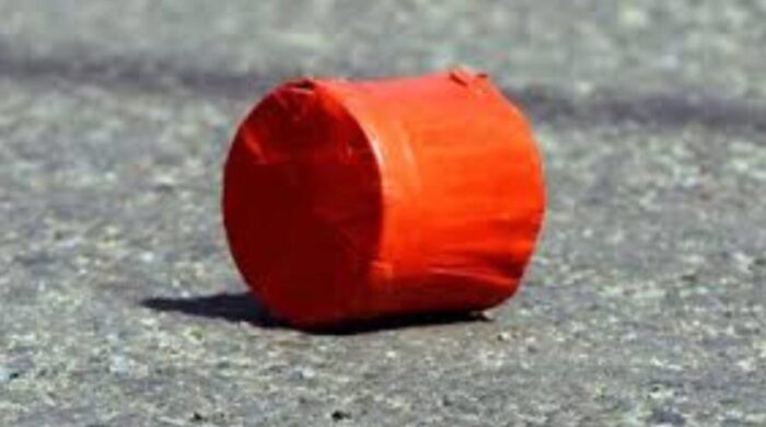 ইস্পাহানী বিদ্যালয়ে ফ্লাইওভার থেকে ককটেল নিক্ষেপ, নিরাপত্তা জোরদার