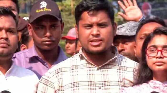 হাসিনার ফাঁসি পর্যন্ত আল্লাহ যেন খালেদা জিয়াকে বাঁচিয়ে রাখেন: হাসনাত আবদুল্লাহ