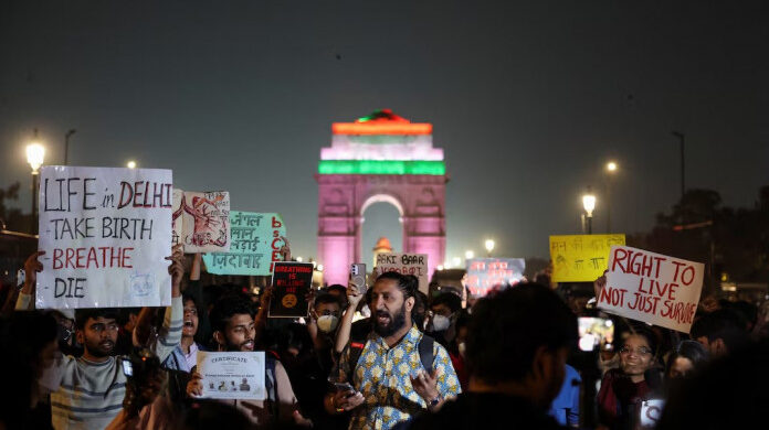 দিল্লিতে পরিবেশ দূষণ বিরোধী বিক্ষোভ, আটক ৮০ জন