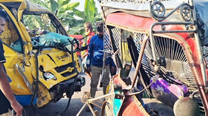 কিশোরগঞ্জে সিএনজি-পিকআপ সংঘর্ষে ৯ জন আহত