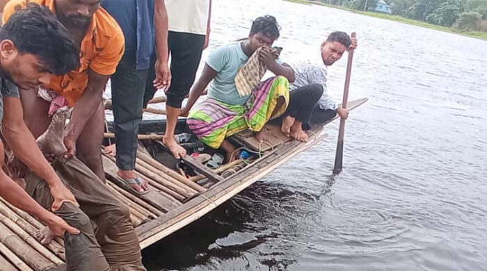 ৩ দিন পর নিখোঁজ জেলের লাশ উদ্ধার