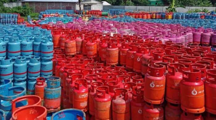 দাম কমল ১২ কেজি এলপিজি সিলিন্ডারের